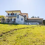 Casa Outeiro 99 *