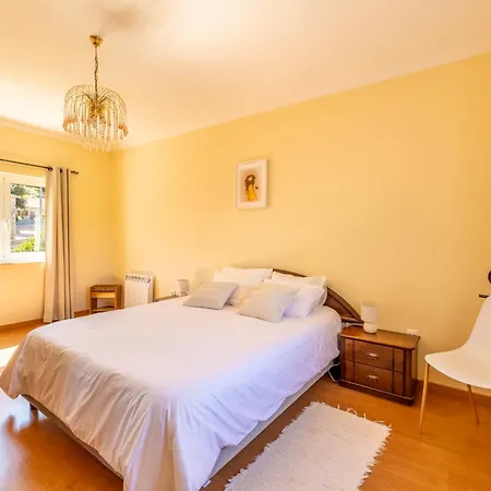 Casa Outeiro 99 * 파레드스 드 코라