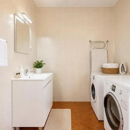 Casa Outeiro 99 * Паредиш-ди-Кора