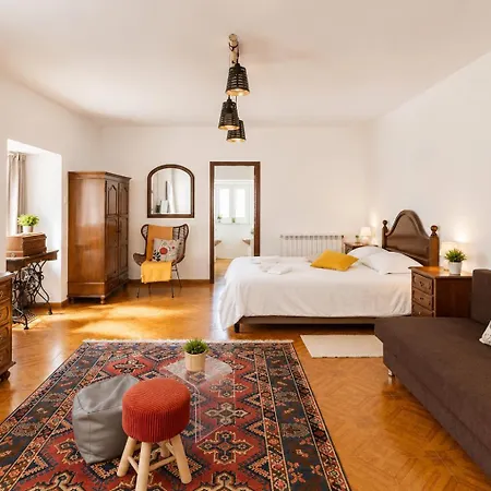 Casa Outeiro 99 * Паредиш-ди-Кора