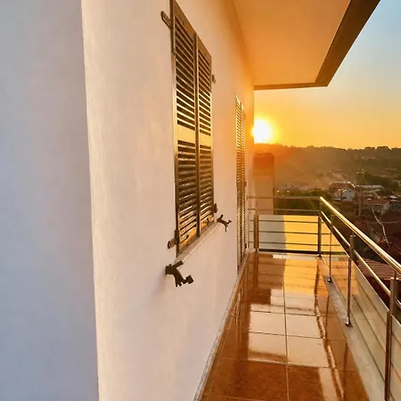Casa Outeiro 99 *